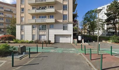 Ambulances Axis, Ambulancier à Suresnes