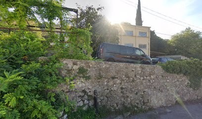 Ambulances Des Mimosas, Ambulancier à La Trinité