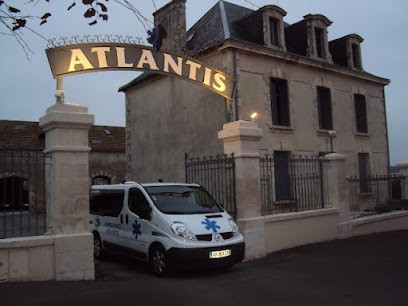 Atlantis, Ambulancier à Saint-Maixent-l'École