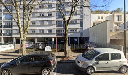 Gabriel KISIKI, Ambulancier à Ville-d'Avray