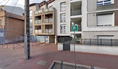 Ambulance Armillon Porretta, Ambulancier à Décines-Charpieu