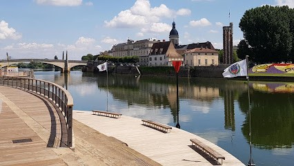 Ambulances Bourguignonne Dumont, Ambulancier à Saint-Rémy