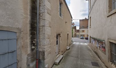 Vannet Delacroix Sarl, Ambulancier à Pesmes