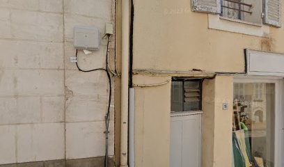 Ambulances Et Taxis de la Puisaye, Ambulancier à Saint-Sauveur-en-Puisaye